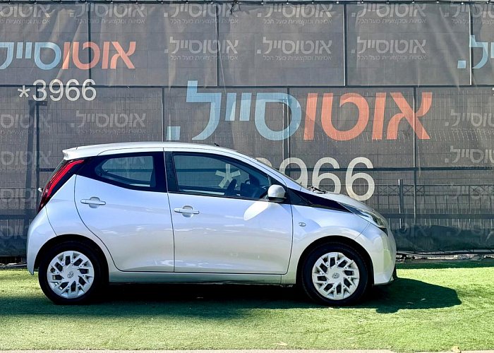טויוטה אייגו 